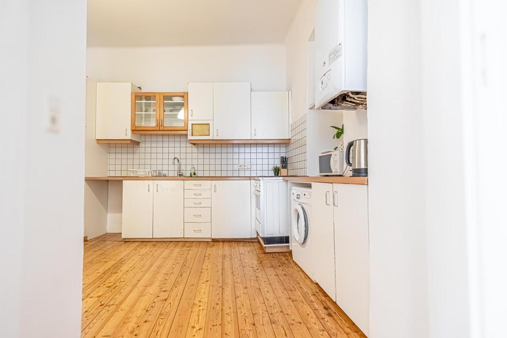 Simple Apartment Near Wiener Stadthalle المظهر الخارجي الصورة